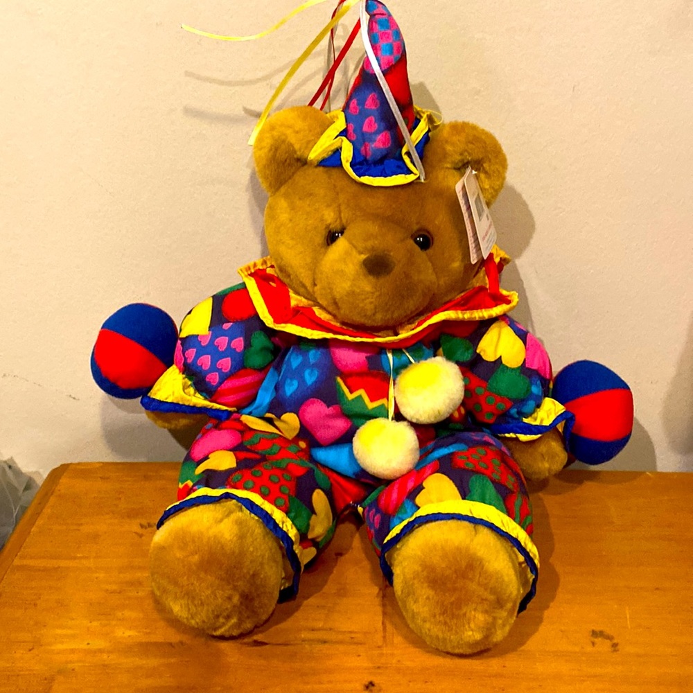 Kuddle Me Toys Teddy Bear in Heart Theme Clown Suit NWT